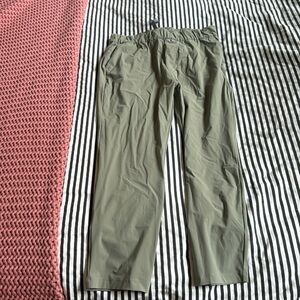 Vuori women’s miles ankle pants